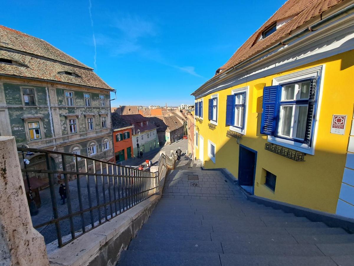Cozy Apartment In The Heart Of Hermannstadt Exterior foto