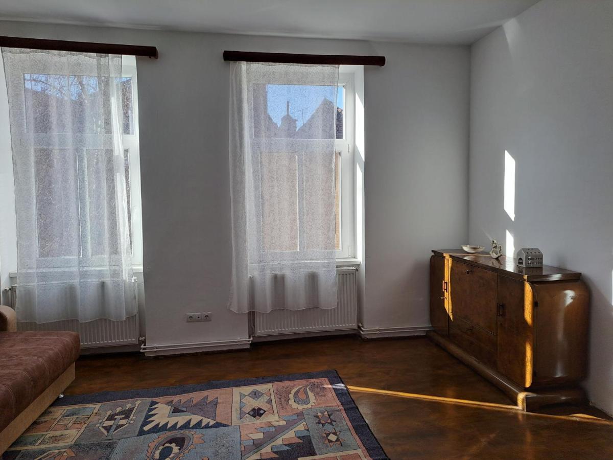 Cozy Apartment In The Heart Of Hermannstadt Exterior foto