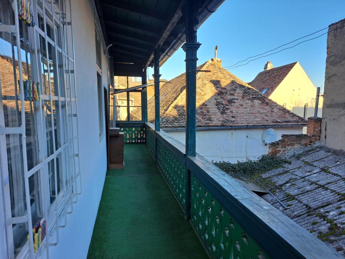 Cozy Apartment In The Heart Of Hermannstadt Exterior foto