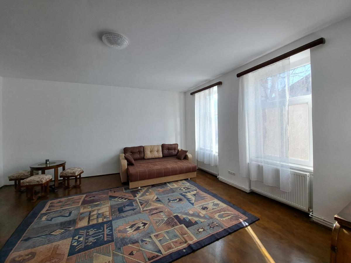 Cozy Apartment In The Heart Of Hermannstadt Exterior foto