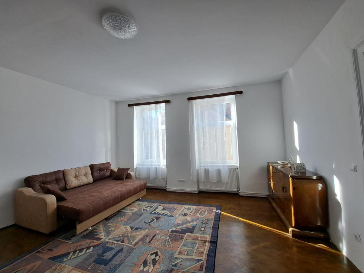 Cozy Apartment In The Heart Of Hermannstadt Exterior foto