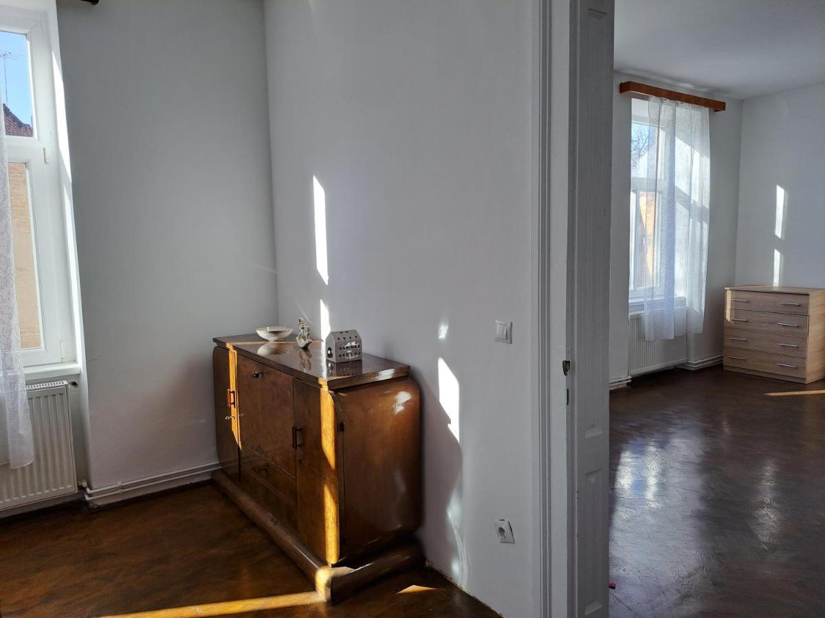 Cozy Apartment In The Heart Of Hermannstadt Exterior foto